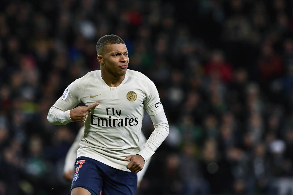 渐渐回暖⏫利物浦曾一度7轮6负掉至英超第12，近6轮4胜2平回到第4